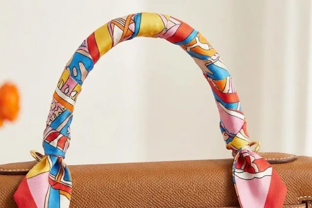 バッグ持ち手黒ずみ落とし方｜本革・布も傷めず綺麗にする安全ケア手順