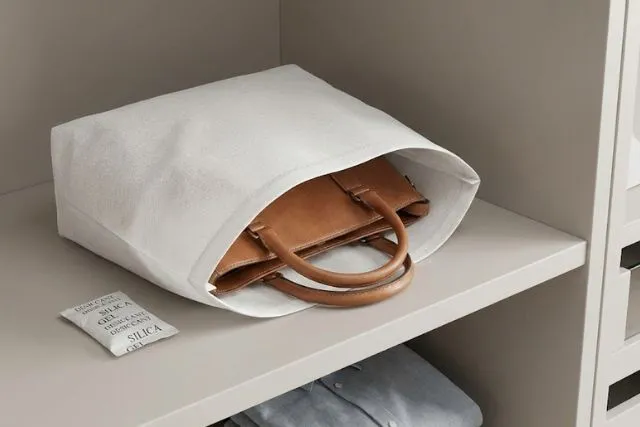 革バッグのベタつき直し方は？