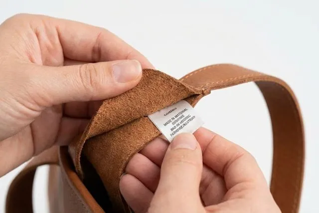 革バッグのベタつき直し方は？