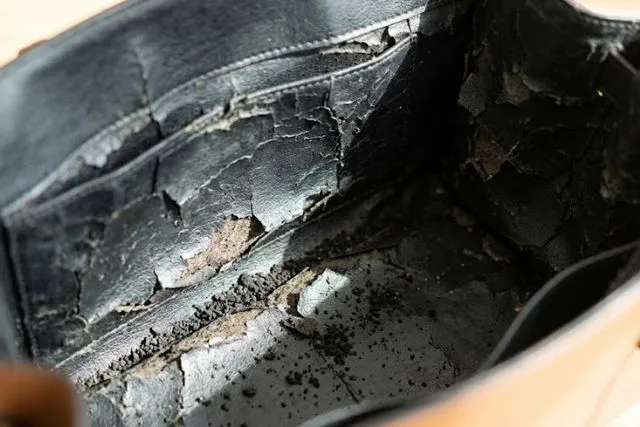 バッグ修理を自分でやるのはやめた方がいい？